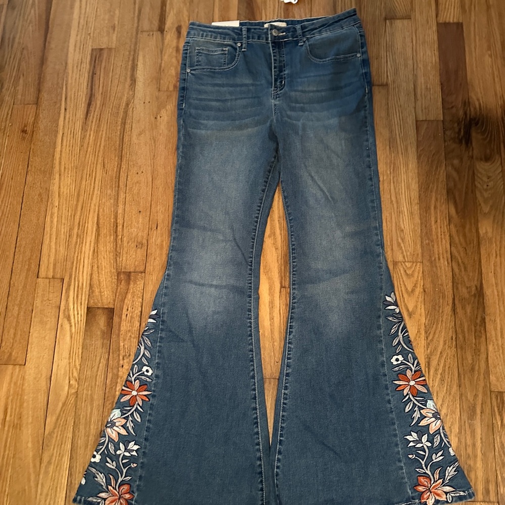 Floral Embroidered Flare Jeans - Blue